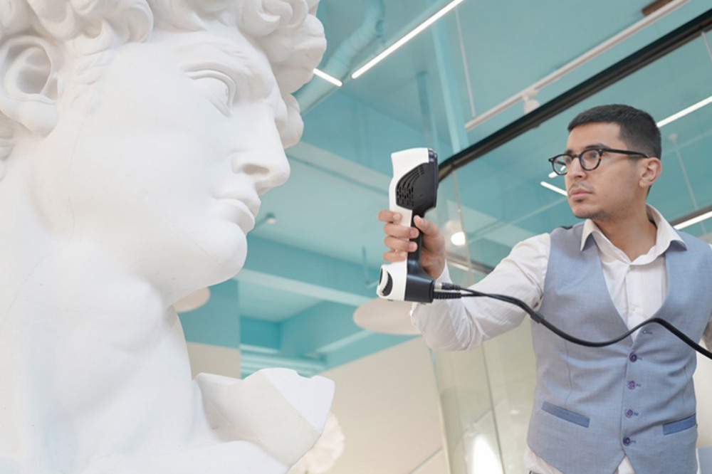 思看 iReal 2E 手持式彩色三維掃描儀